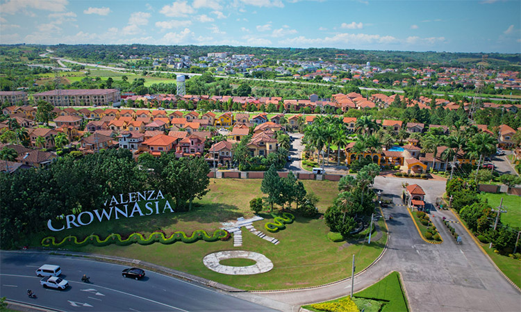 Pontevedra Estate in Santa Rosa Laguna by Brittany